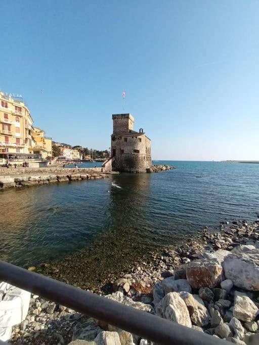 Appartamento Con Stupenda Vista Mare Zona Bristol Rapallo Eksteriør bilde
