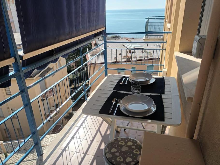 Appartamento Con Stupenda Vista Mare Zona Bristol Rapallo Eksteriør bilde